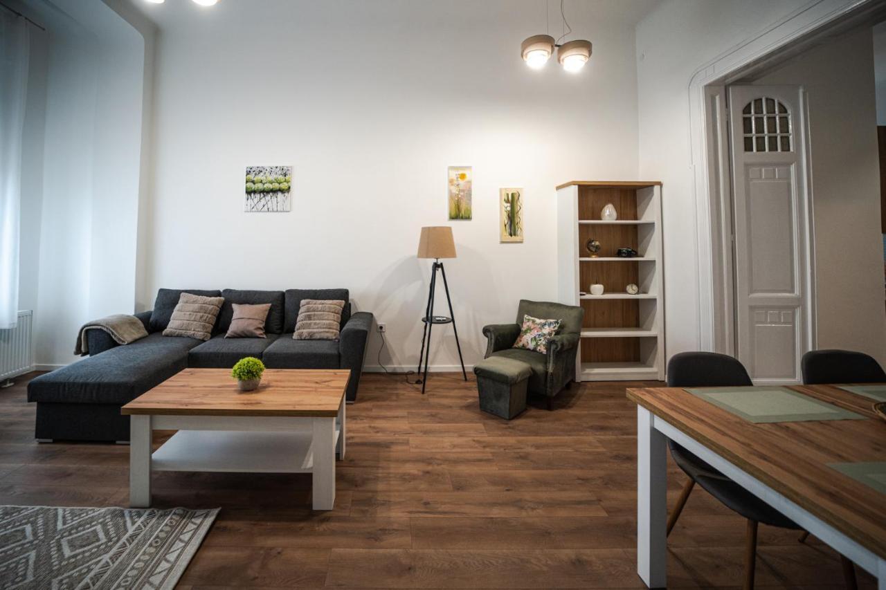 Volenter Lux Apartment Uno Baja Eksteriør bilde